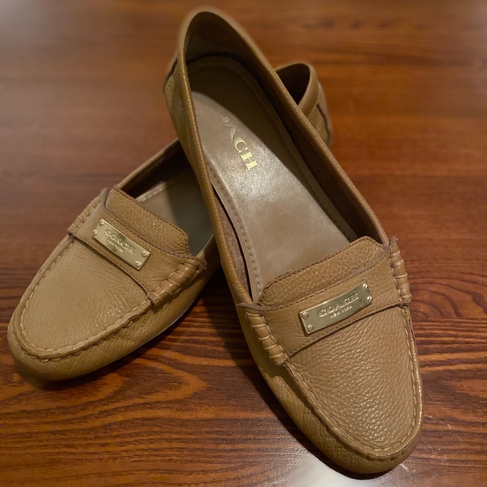 Coach Fredrica Tan Loafers - 8.5